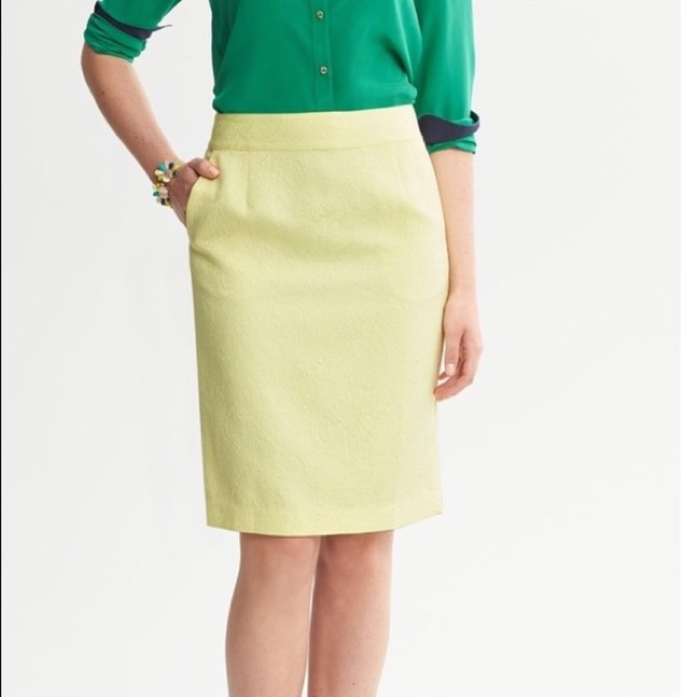 Banana Republic Paisley Textured Pencil Skirt